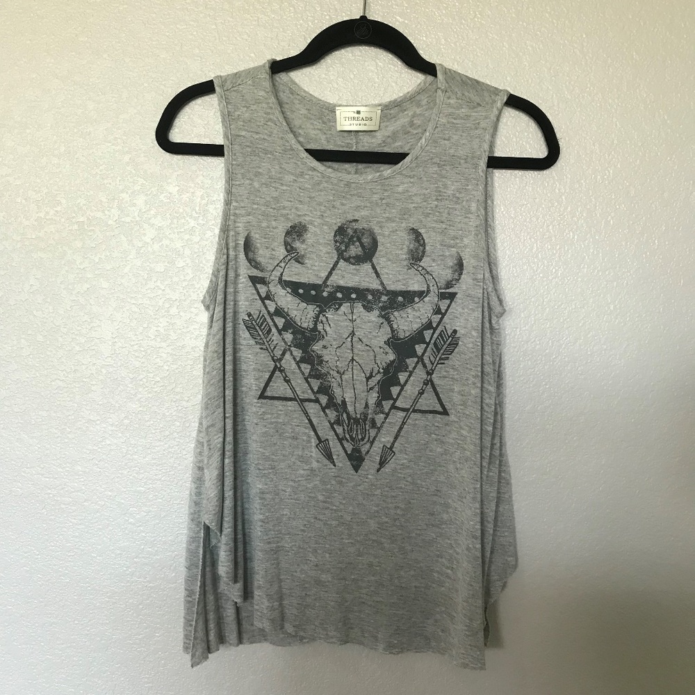 💕 3/$25💕 Threads Studio Southwest tank top